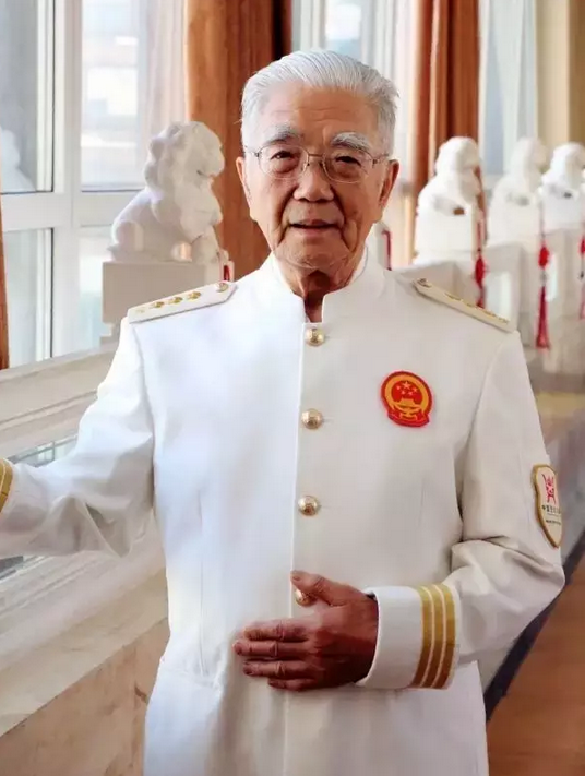 80多岁的鲁菜泰斗王义均